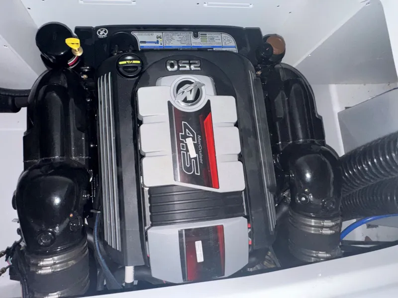 Slide: The Image of Four Winns HD 3 2022 - 12