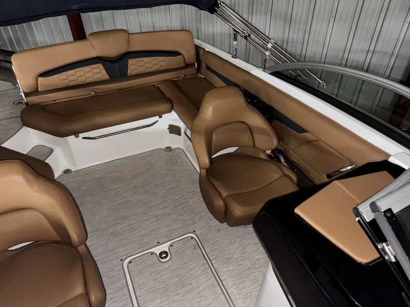 Slide: The Image of Four Winns HD 3 2022 - 4