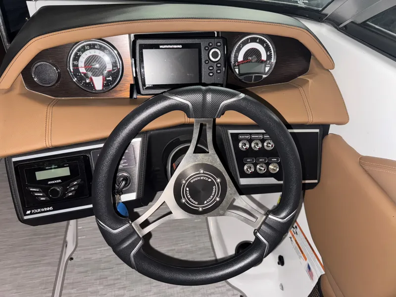 Slide: The Image of Four Winns HD 3 2022 - 7