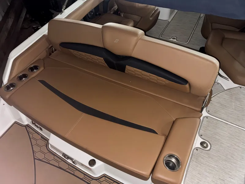 Slide: The Image of Four Winns HD 3 2022 - 9