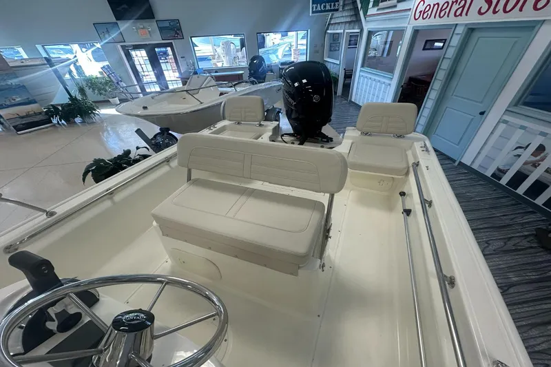 Slide: The Image of Boston Whaler 170 Montauk 2026 - 8