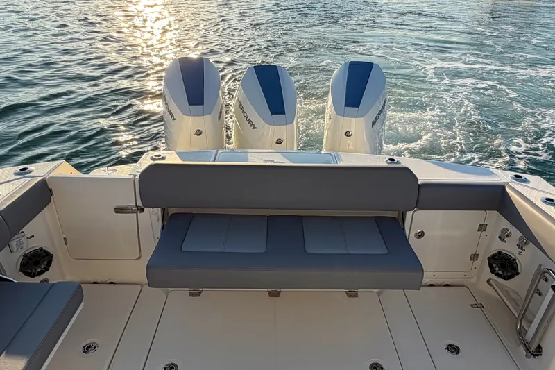 Slide: The Image of Boston Whaler 360 Outrage 2026 - 11