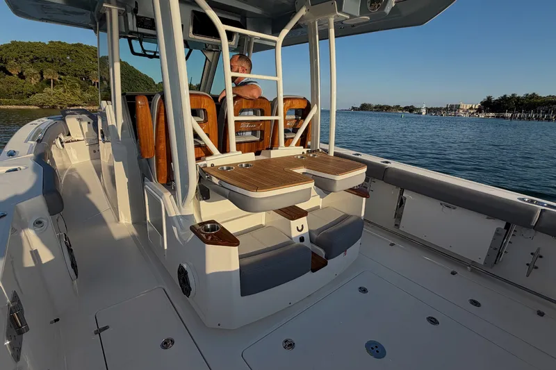 Slide: The Image of Boston Whaler 360 Outrage 2026 - 13