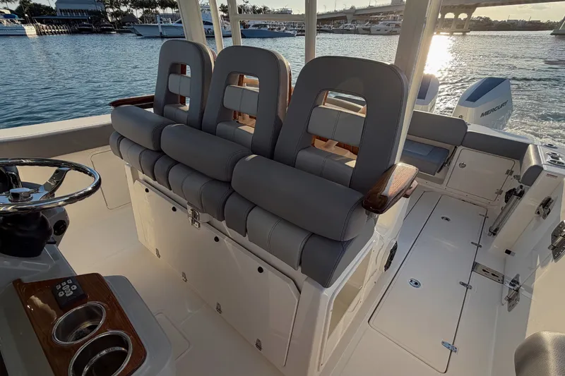 Slide: The Image of Boston Whaler 360 Outrage 2026 - 23