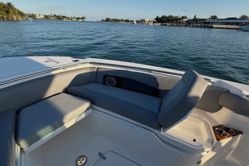 Slide: The Image of Boston Whaler 360 Outrage 2026 - 33