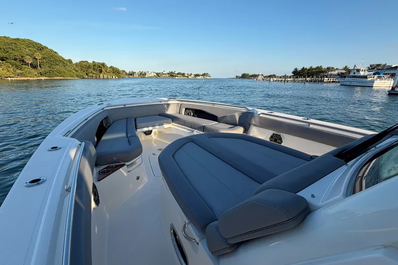Slide: The Image of Boston Whaler 360 Outrage 2026 - 35