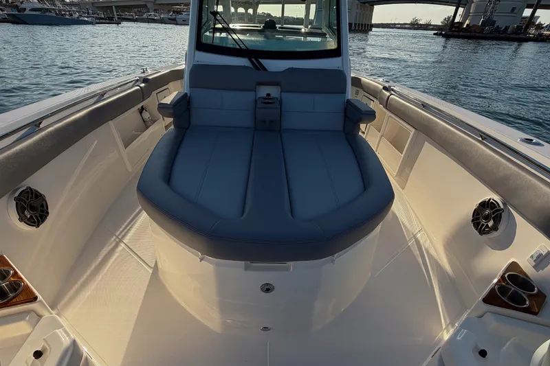 Slide: The Image of Boston Whaler 360 Outrage 2026 - 36