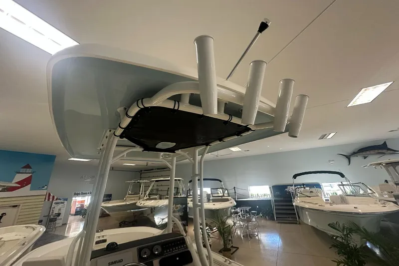 Slide: The Image of Boston Whaler 210 Montauk 2026 - 13