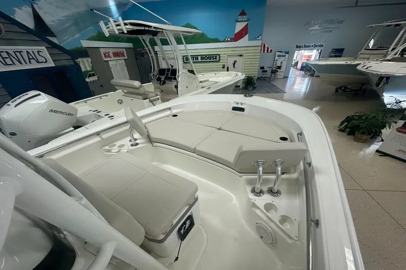 Slide: The Image of Boston Whaler 210 Montauk 2026 - 16