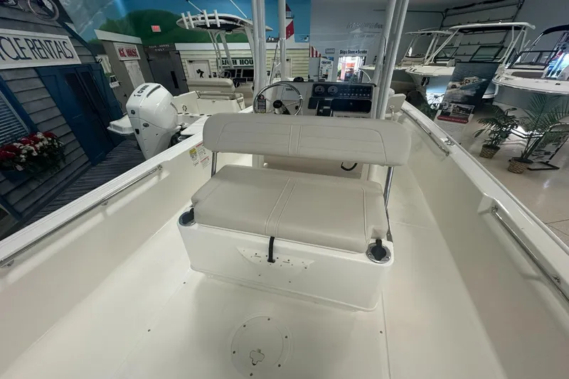 Slide: The Image of Boston Whaler 210 Montauk 2026 - 7