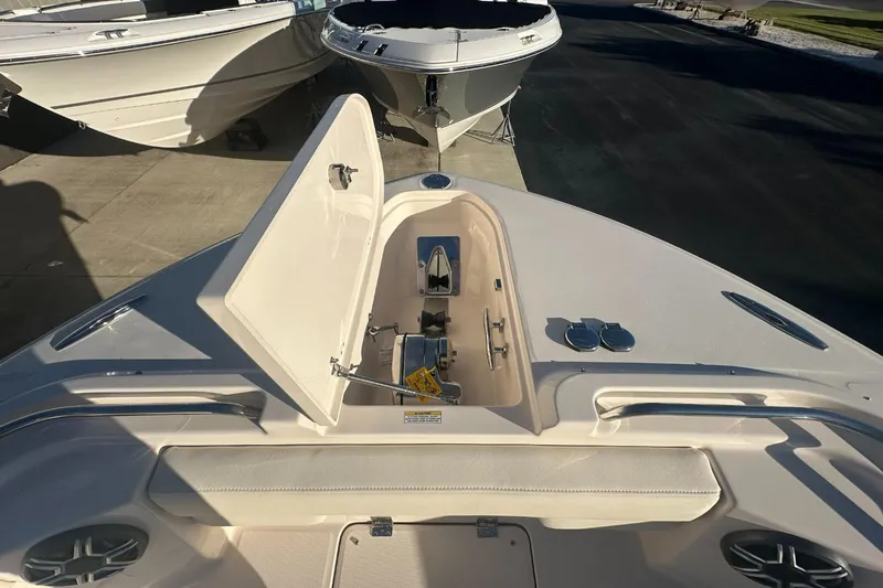 Slide: The Image of Grady-White Freedom 325 2026 - 18