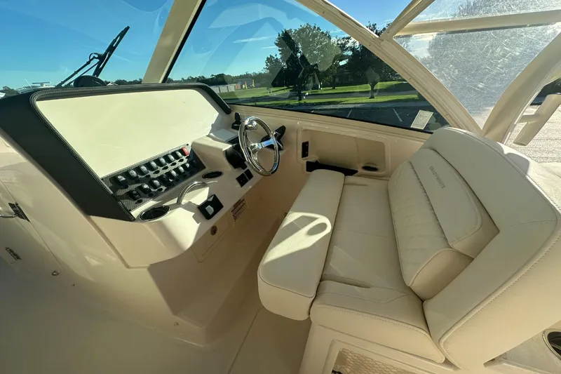 Slide: The Image of Grady-White Freedom 325 2026 - 20