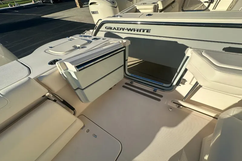 Slide: The Image of Grady-White Freedom 325 2026 - 8