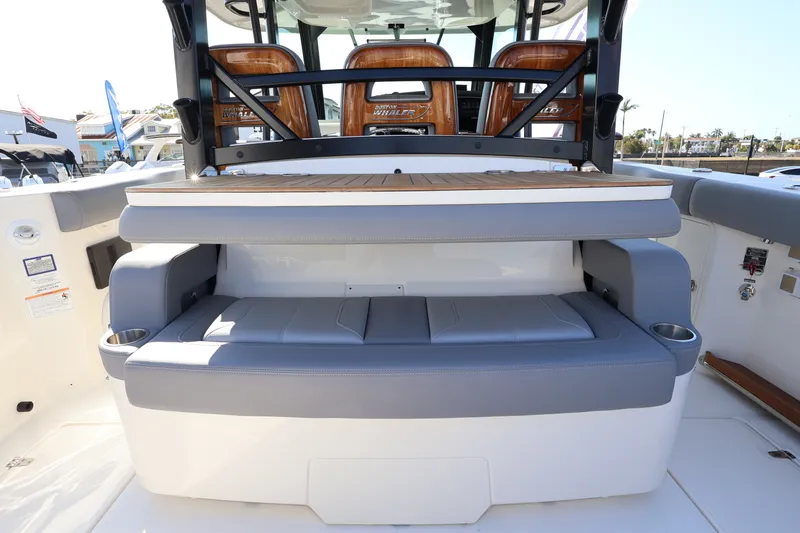 Slide: The Image of Boston Whaler 380 Outrage 2026 - 13