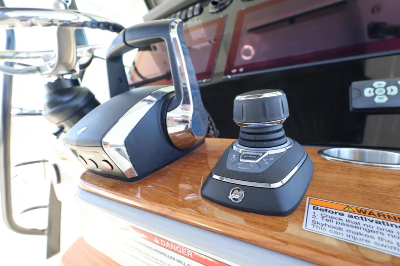 Slide: The Image of Boston Whaler 380 Outrage 2026 - 20