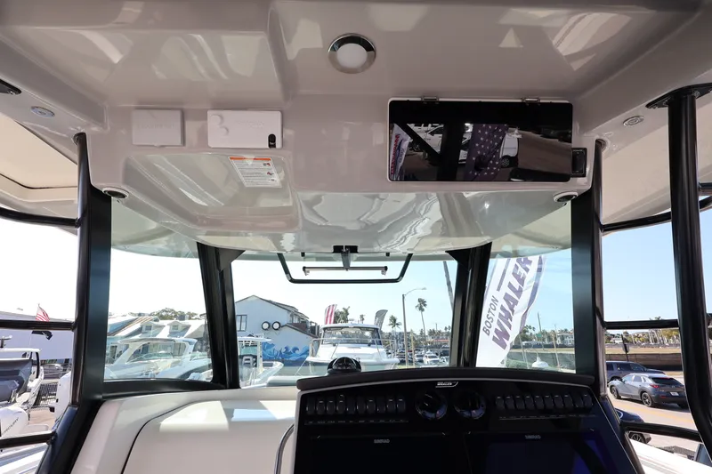 Slide: The Image of Boston Whaler 380 Outrage 2026 - 22