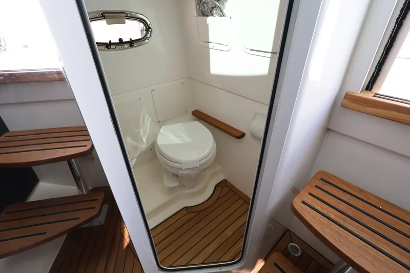 Slide: The Image of Boston Whaler 380 Outrage 2026 - 29