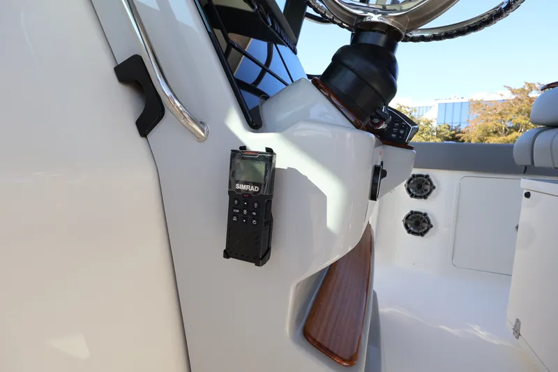 Slide: The Image of Boston Whaler 380 Outrage 2026 - 31
