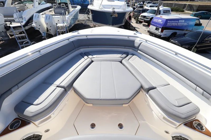 Slide: The Image of Boston Whaler 380 Outrage 2026 - 36