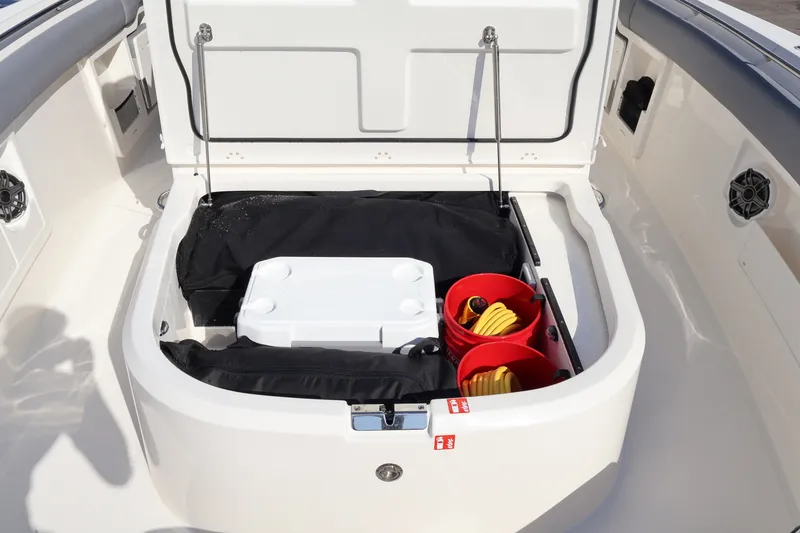 Slide: The Image of Boston Whaler 380 Outrage 2026 - 41