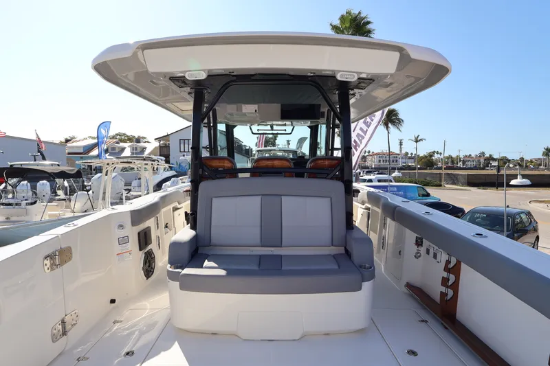 Slide: The Image of Boston Whaler 380 Outrage 2026 - 7