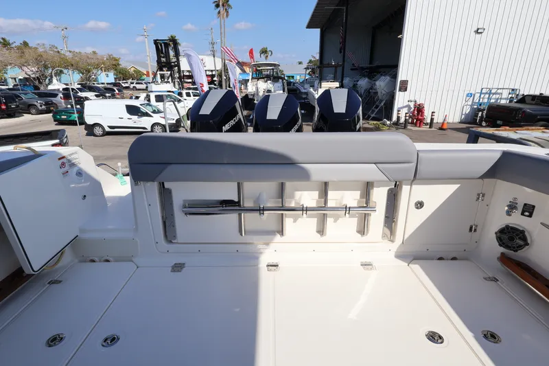Slide: The Image of Boston Whaler 380 Outrage 2026 - 8