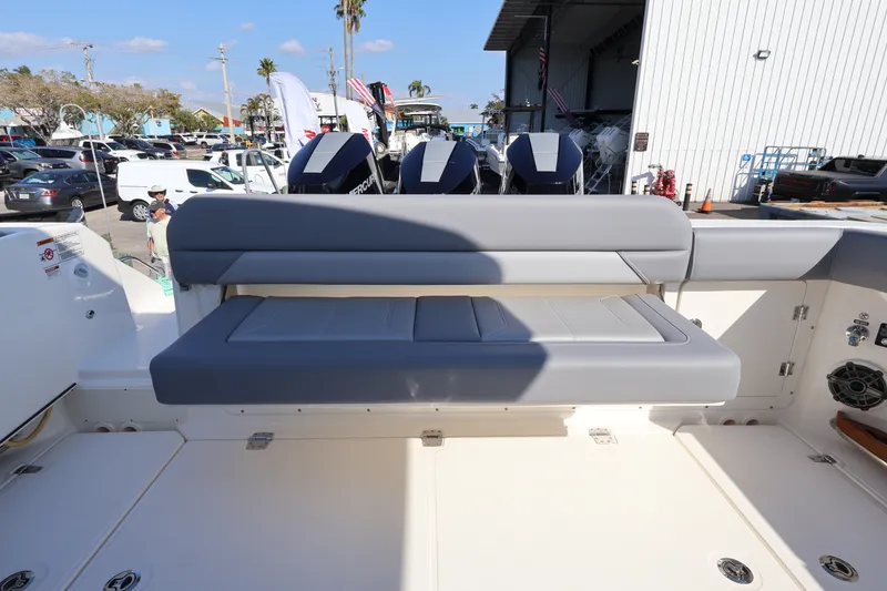 Slide: The Image of Boston Whaler 380 Outrage 2026 - 9