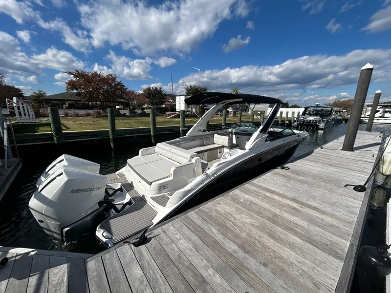 Slide: The Image of Sea Ray SDX 290 Outboard 2026 - 12