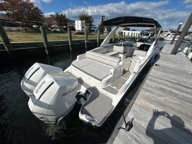 Slide: The Image of Sea Ray SDX 290 Outboard 2026 - 15