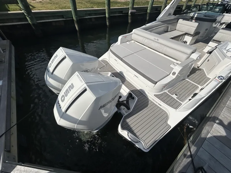 Slide: The Image of Sea Ray SDX 290 Outboard 2026 - 16