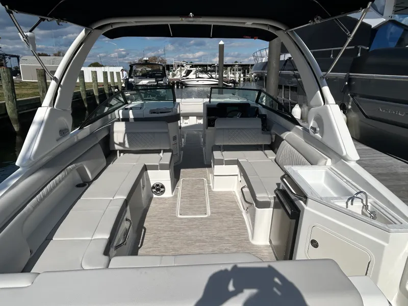 Slide: The Image of Sea Ray SDX 290 Outboard 2026 - 19