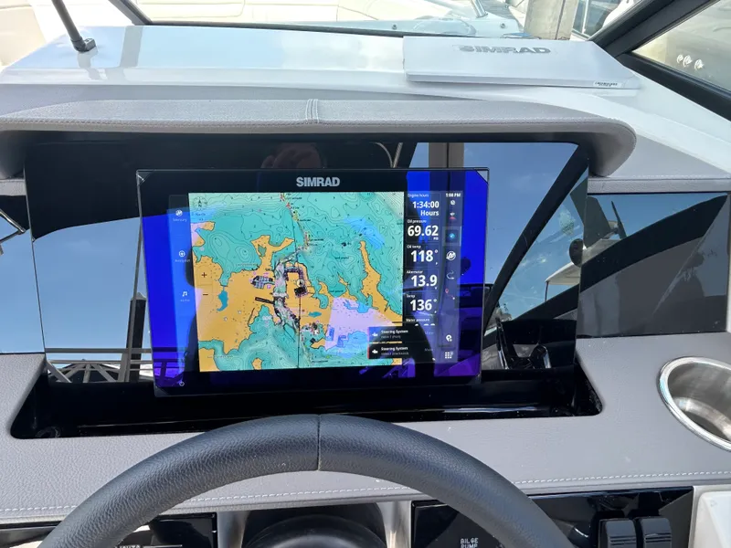 Slide: The Image of Sea Ray SDX 290 Outboard 2026 - 29