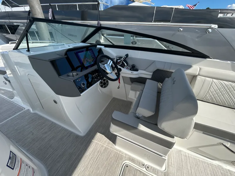 Slide: The Image of Sea Ray SDX 290 Outboard 2026 - 33