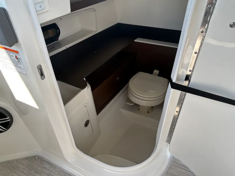 Slide: The Image of Sea Ray SDX 290 Outboard 2026 - 34