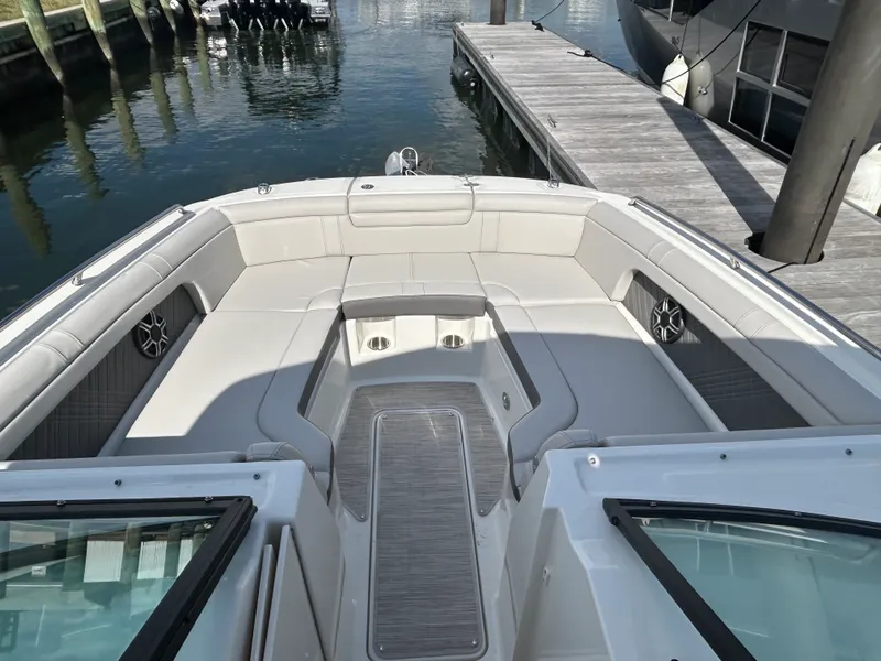 Slide: The Image of Sea Ray SDX 290 Outboard 2026 - 36