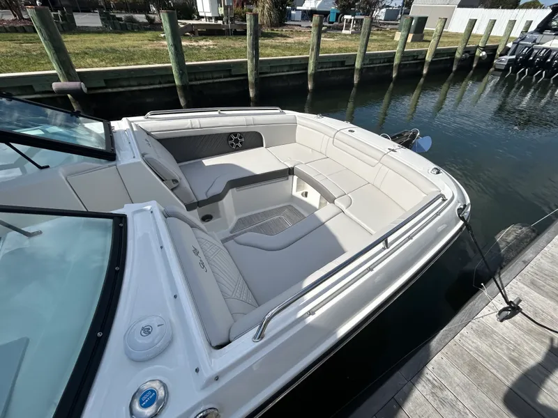 Slide: The Image of Sea Ray SDX 290 Outboard 2026 - 37