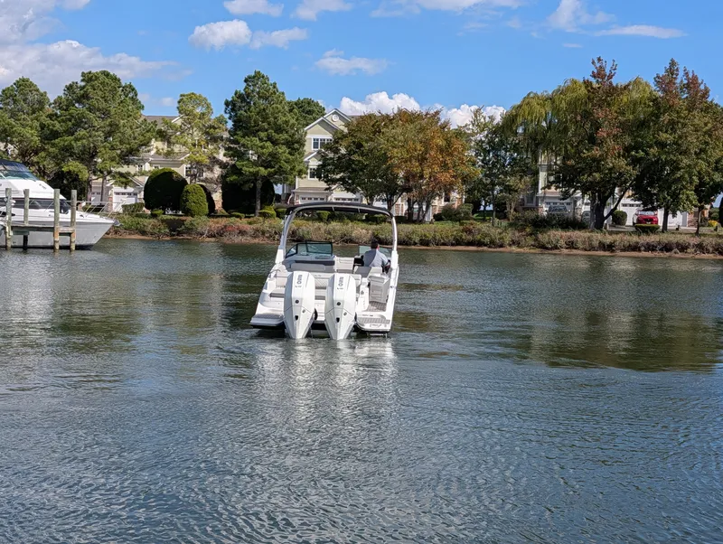 Slide: The Image of Sea Ray SDX 290 Outboard 2026 - 4