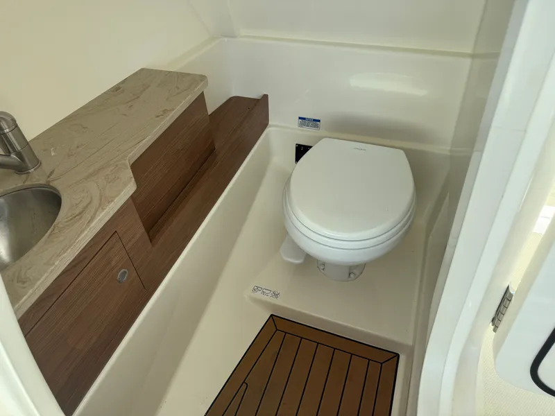 Slide: The Image of Boston Whaler VANTAGE 2022 - 18