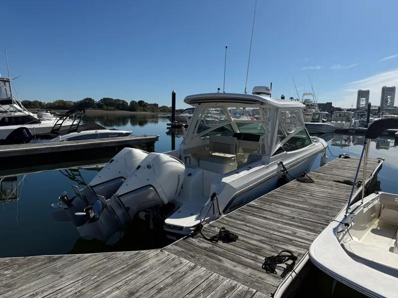 Slide: The Image of Boston Whaler VANTAGE 2022 - 5