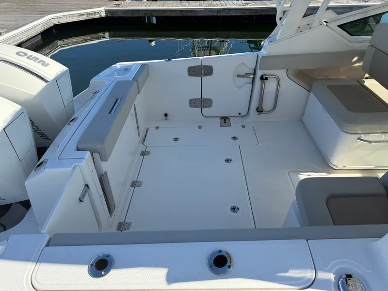 Slide: The Image of Boston Whaler VANTAGE 2022 - 6