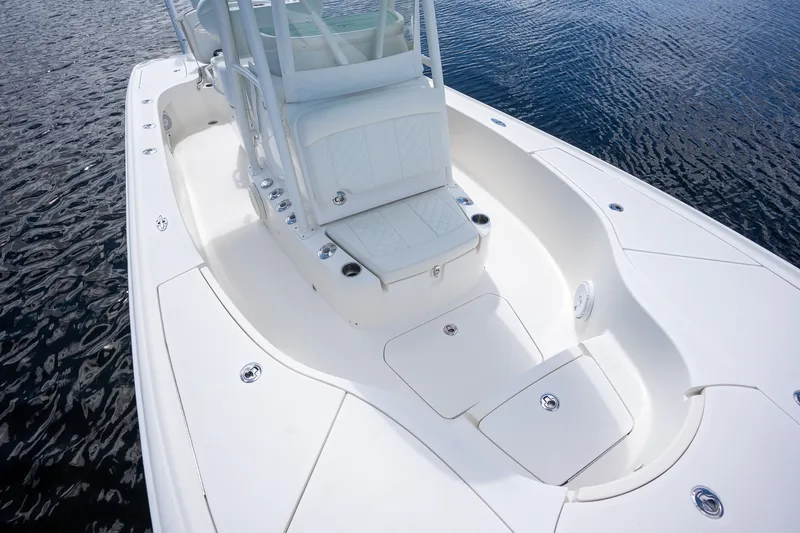 Slide: The Image of SeaVee 270Z 2019 - 16