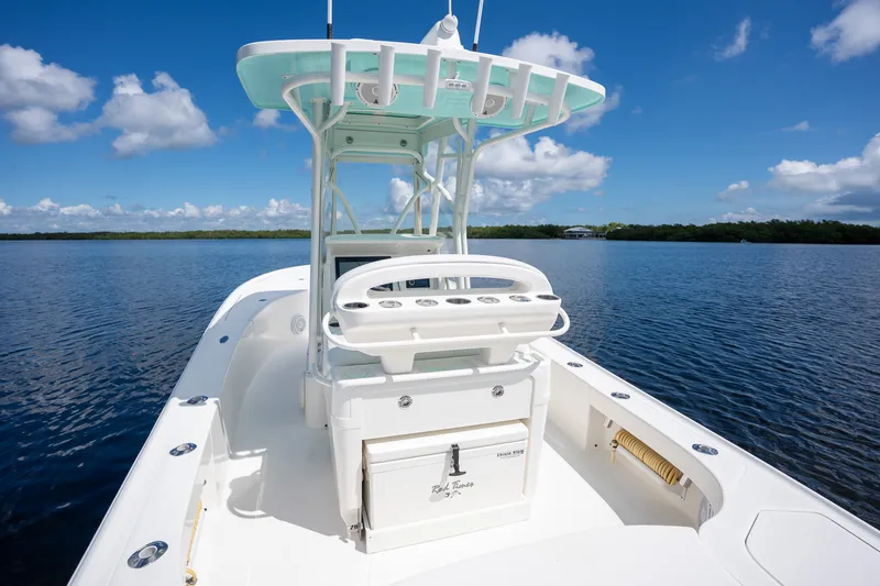 Slide: The Image of SeaVee 270Z 2019 - 27