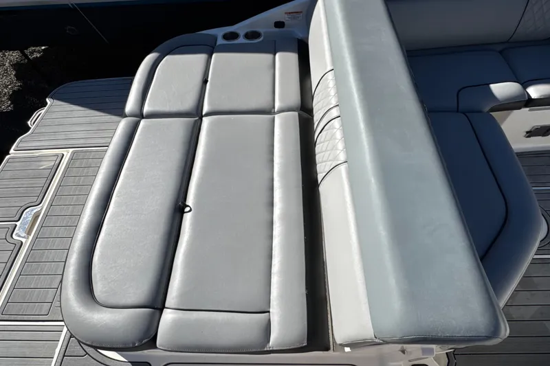 Slide: The Image of Sea Ray SDX 270 2017 - 3