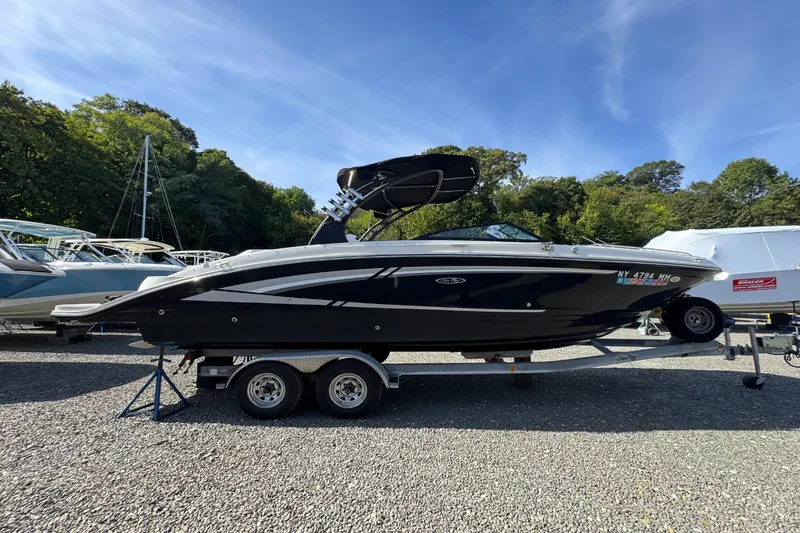Slide: The Image of Sea Ray SDX 270 2017 - 32
