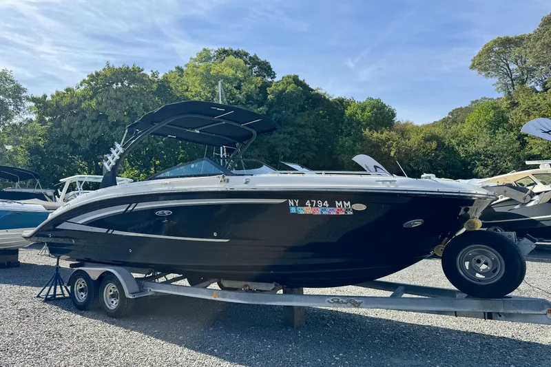 Slide: The Image of Sea Ray SDX 270 2017 - 33