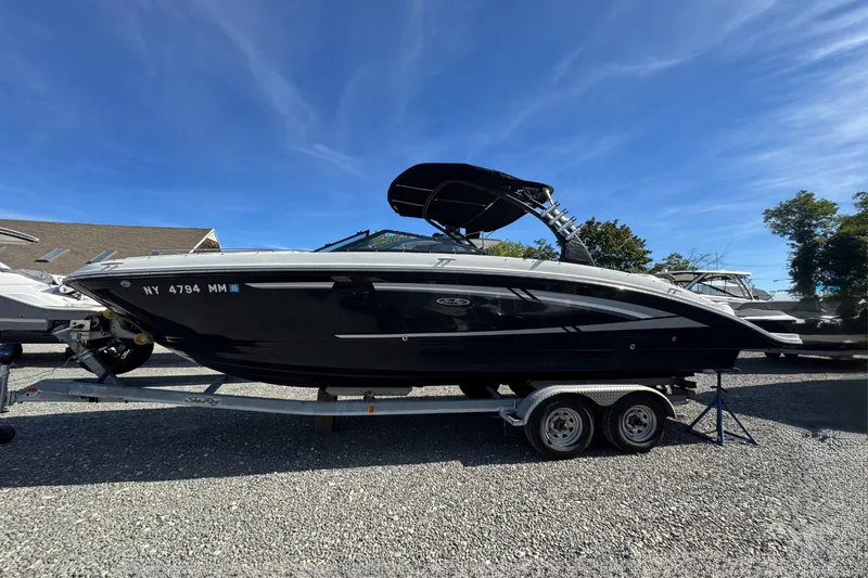 Slide: The Image of Sea Ray SDX 270 2017 - 34