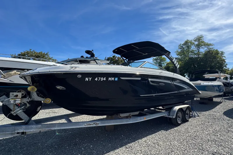 Slide: The Image of Sea Ray SDX 270 2017 - 35