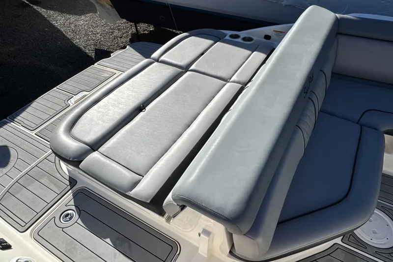 Slide: The Image of Sea Ray SDX 270 2017 - 5