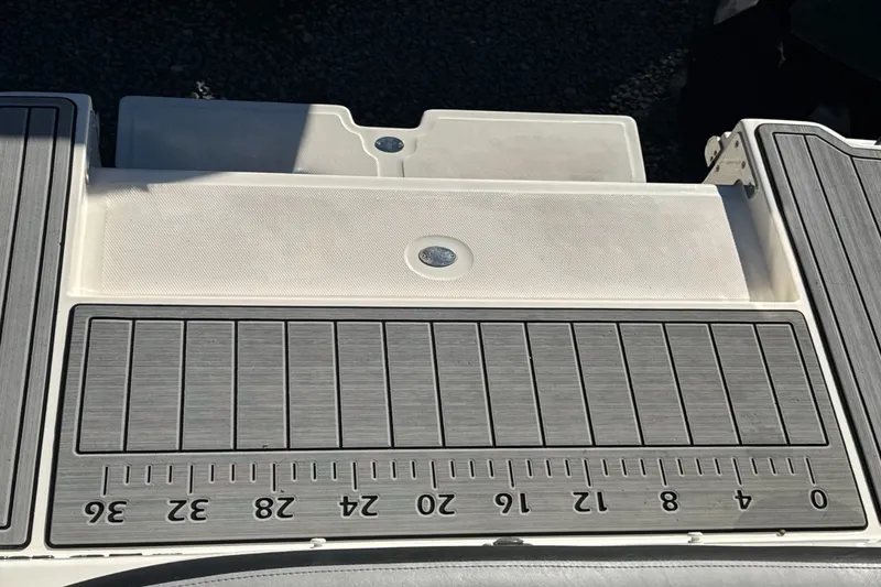 Slide: The Image of Sea Ray SDX 270 2017 - 8