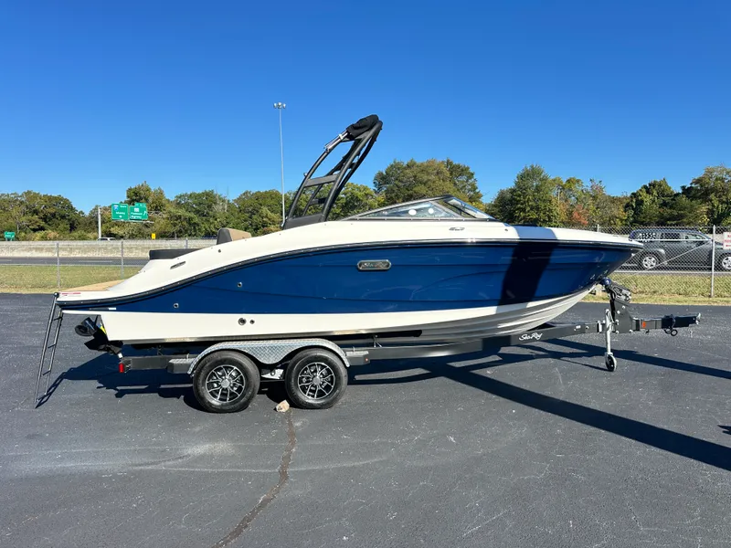 Slide: The Image of Sea Ray SPX 210 2026 - 3